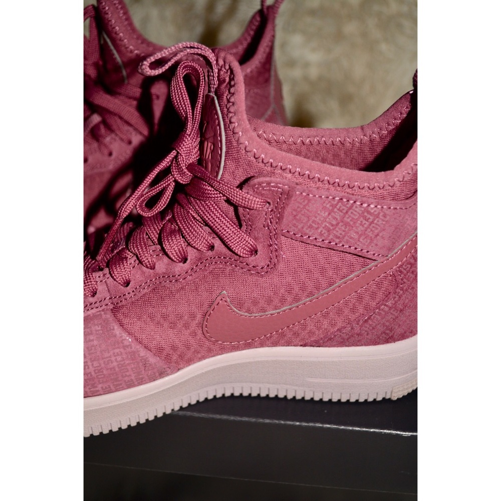 Nike Air Force 1 - Picture 4 of 4